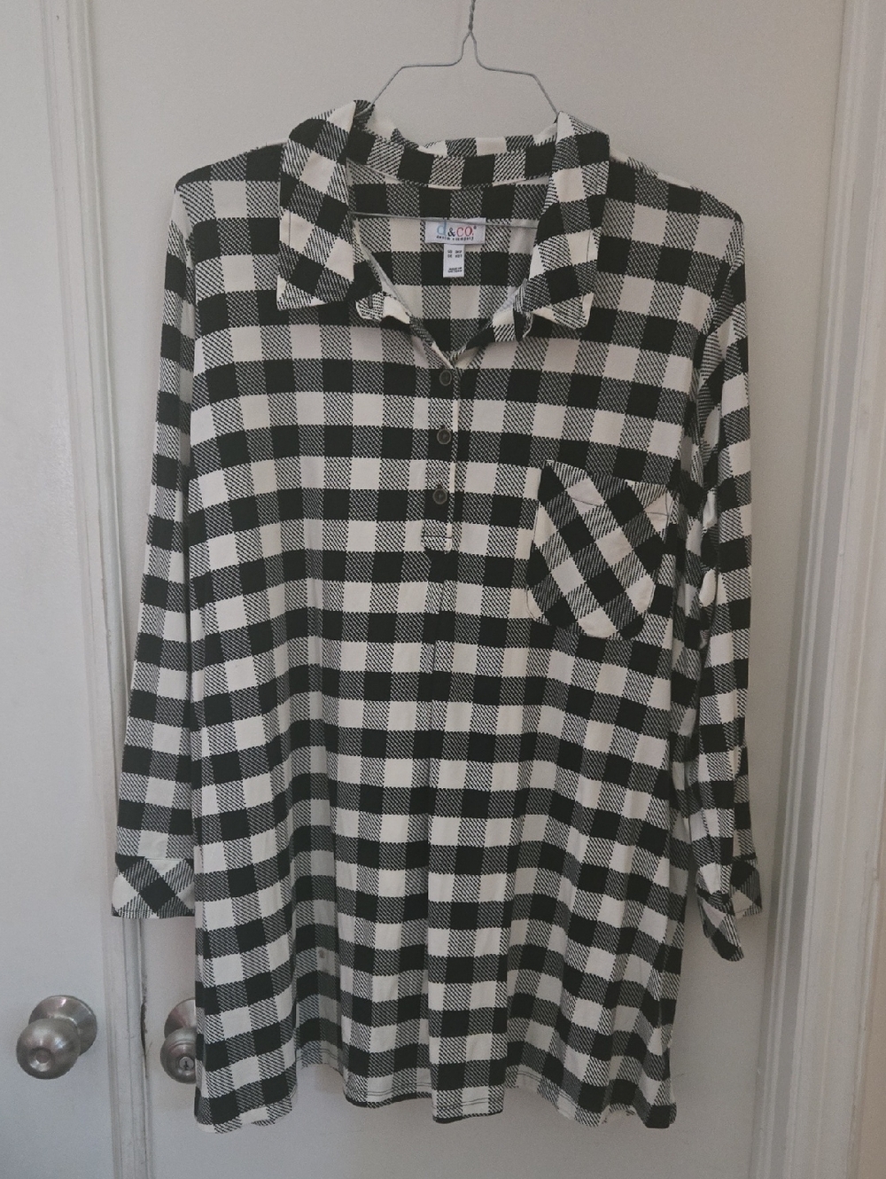SALE! d & Co. Women’s Black and White Check Collar Pullover Blouse